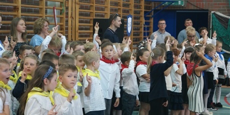 Powiększ grafikę: Rozpoczęcie roku szkolnego 2025/2026 dla klas pierwszych i pasowanie na ucznia