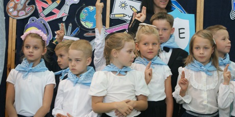 Powiększ grafikę: uroczyste-rozpoczecie-roku-szkolnego-2026-2027-pasowanie-na-ucznia-709193.jpg