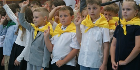 Powiększ grafikę: uroczyste-rozpoczecie-roku-szkolnego-2026-2027-pasowanie-na-ucznia-709194.jpg