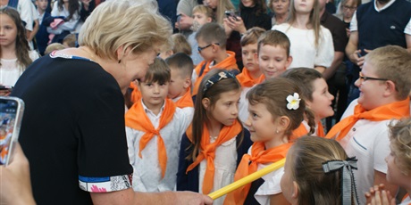 Powiększ grafikę: uroczyste-rozpoczecie-roku-szkolnego-2026-2027-pasowanie-na-ucznia-709199.jpg