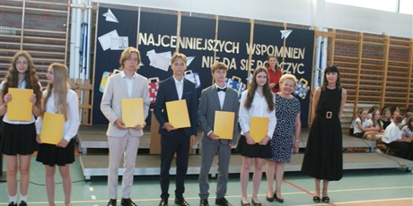 Powiększ grafikę: Zakończenie roku szkolnego 2025/2026 dla uczniów klas ósmych